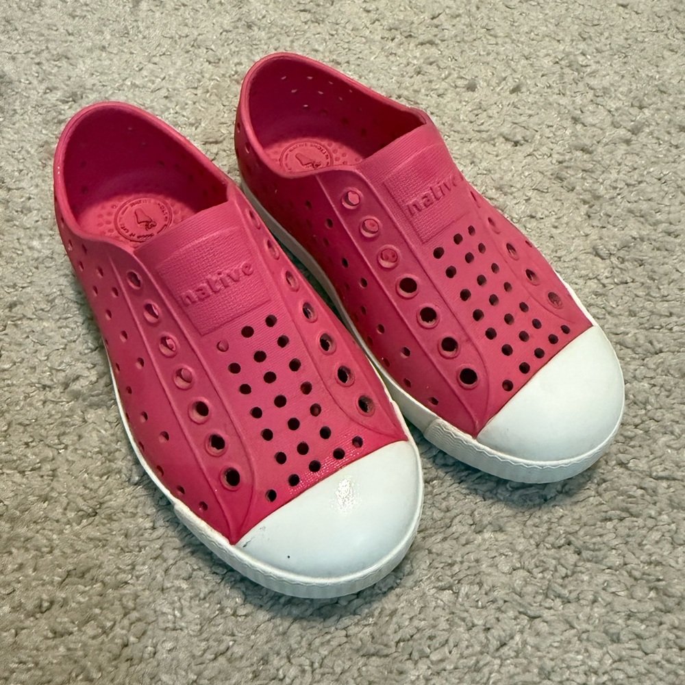 Native Kids Shoes - Vibrant Pink and Classic White